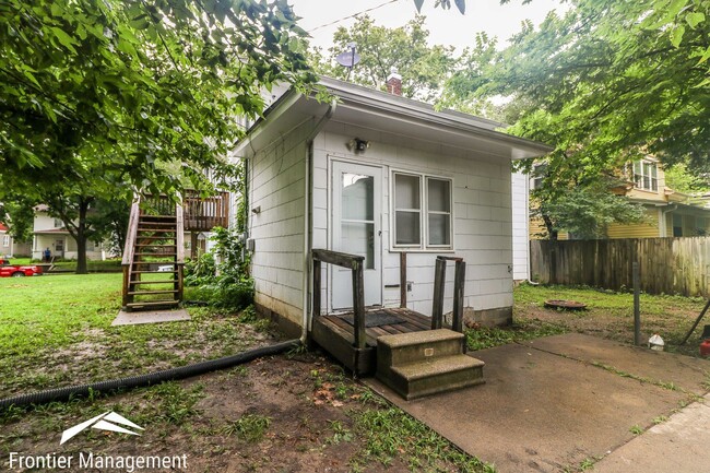 Building Photo - 5 br, 2 bath House - 909 Osage