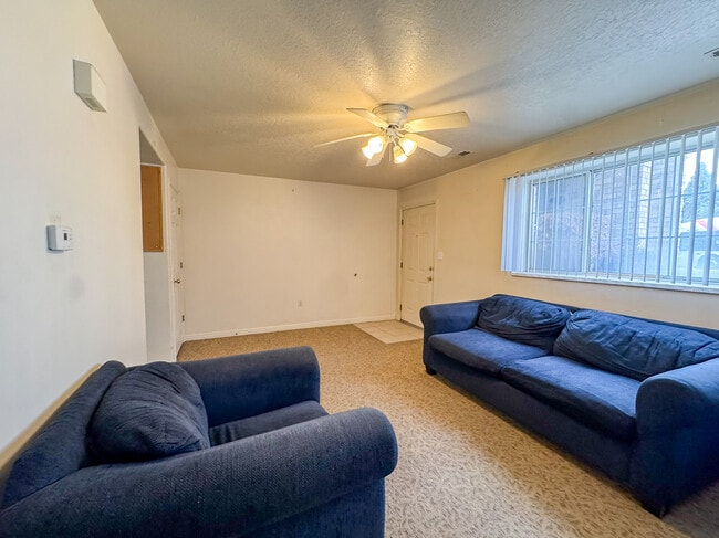 Building Photo - 391 E 700 N