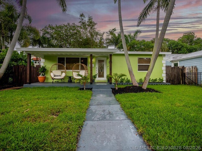Building Photo - 418 N Palmway