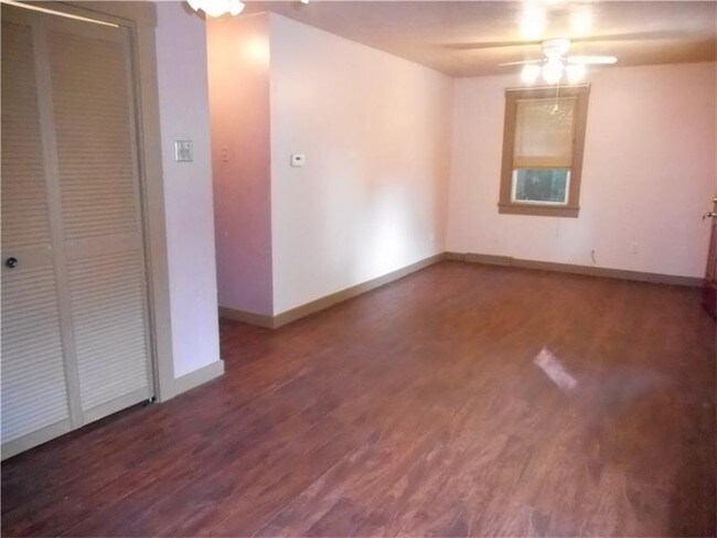 Interior Photo - 379 Ohio Ave