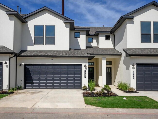 Building Photo - 12327 Maypole Bend
