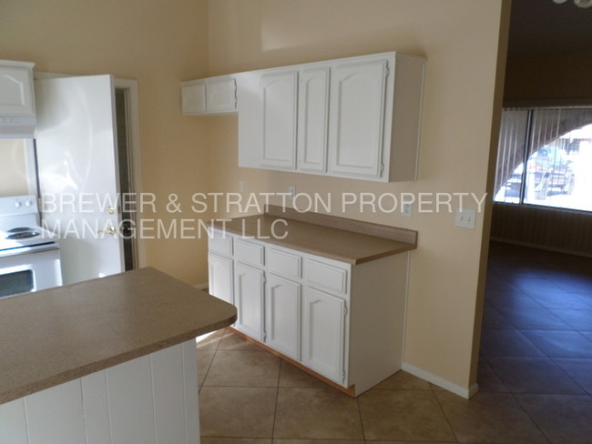 Foto del edificio - 6331 W Cholla St
