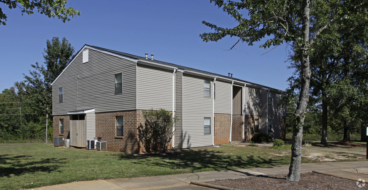 Primary Photo - Oak Forest Apartments