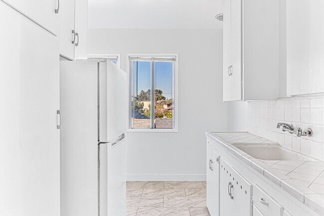 Foto del edificio - 530 W 9th St