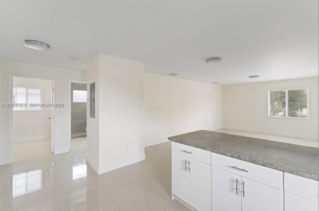 Foto del edificio - 2268 NW 52nd St