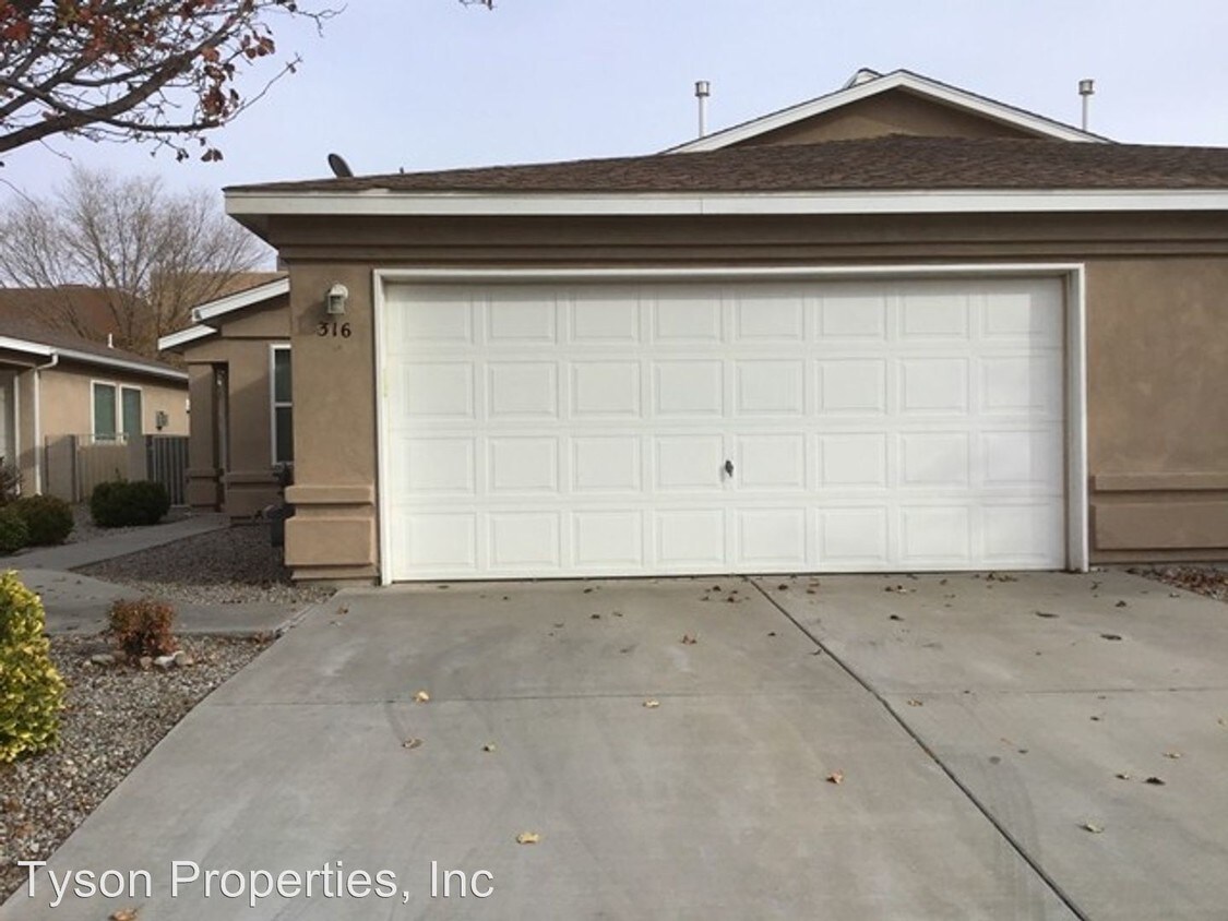 Primary Photo - 3 br, 2 bath House - 316 Via Vista SE