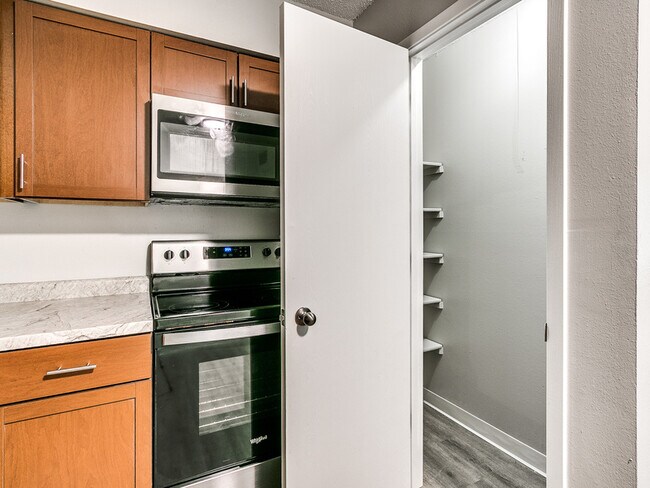 Building Photo - 1028 Shagbark Dr