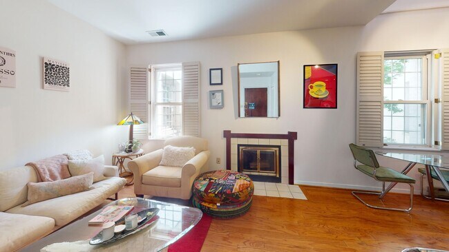 Foto del edificio - 2114 N St NW