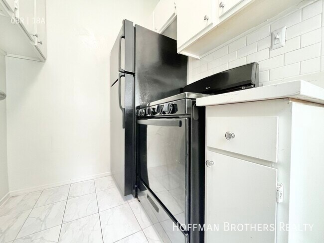 Foto del edificio - 1801 N Kingsley Dr