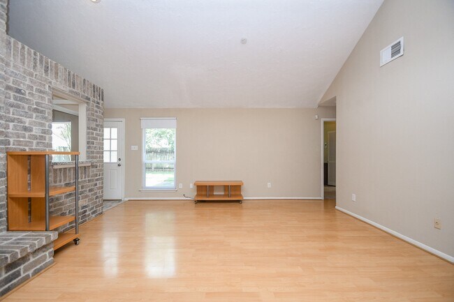 Building Photo - 2635 Austins Pl