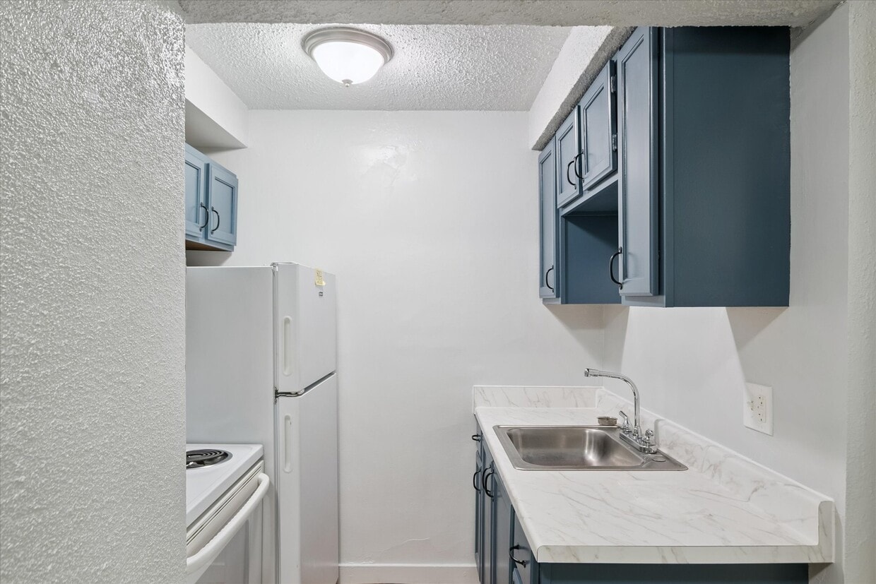 Primary Photo - Greenfield Apartments