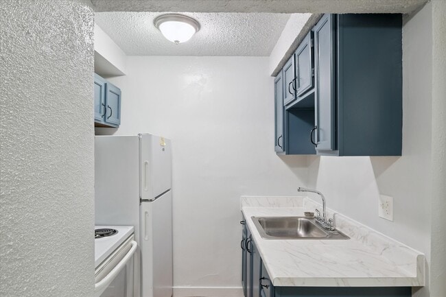Building Photo - Greenfield Apartments