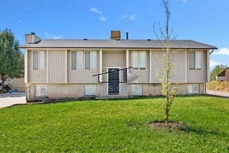 Building Photo - 1721 750 W St