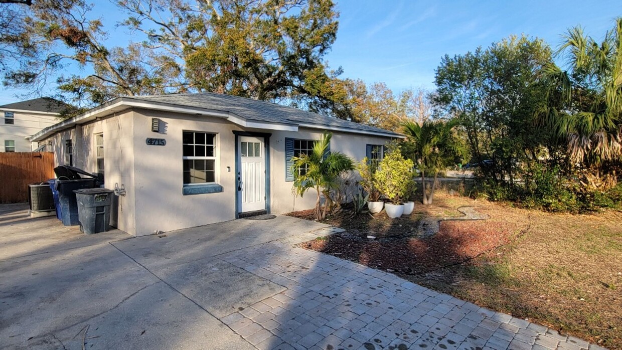 Foto principal - Totally remodeled South Tampa home!