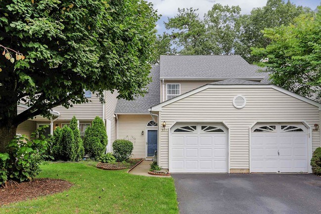 Building Photo - 513 Woodbine Ln