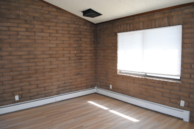 Building Photo - 1105 Santa Clara Ave