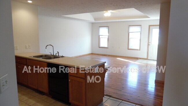 Foto del edificio - 4305 S Glenn Ave