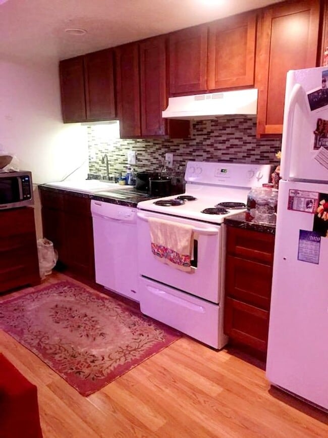 Building Photo - Charming 1bd/1ba Condo in the Heart of Niw...