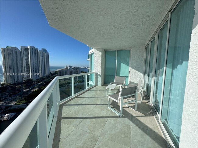 Foto del edificio - 16400 Collins Ave