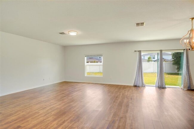 Building Photo - 3936 Fescue St