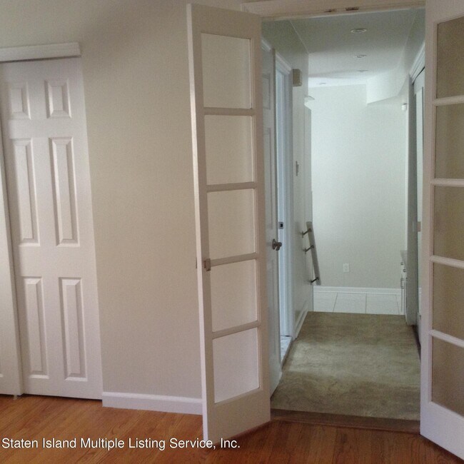 Foto del edificio - 387 Woolley Ave