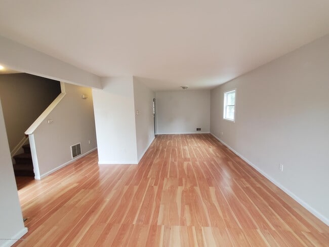 Building Photo - 1063 N Carolina Ct