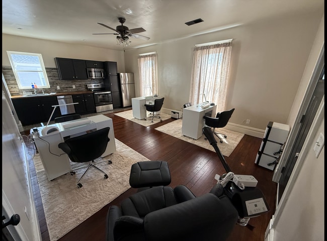 Living Room 2 - 232 S Buchanan St