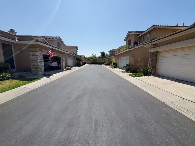 Building Photo - Wonderful 3 Bedroom 2.5 Bath Home in the h...
