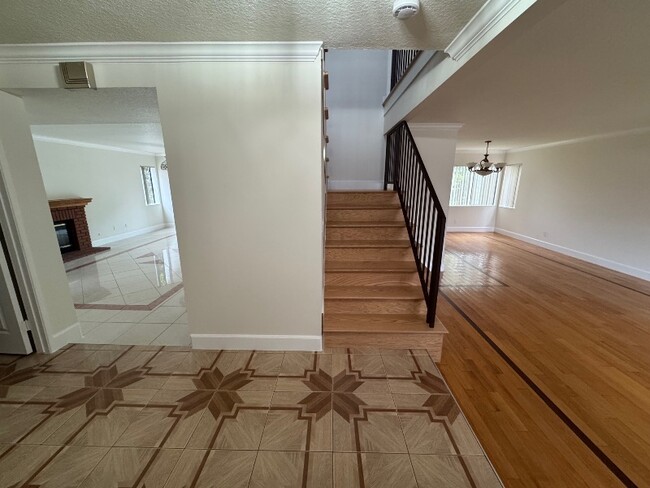 Foto del edificio - 4035 W 178th St