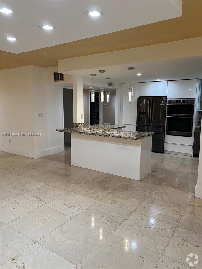 Horizons at the California Club Apartments for Rent with High Ceilings ...
