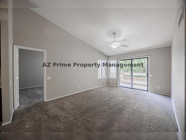 Foto del edificio - 2035 S Elm St