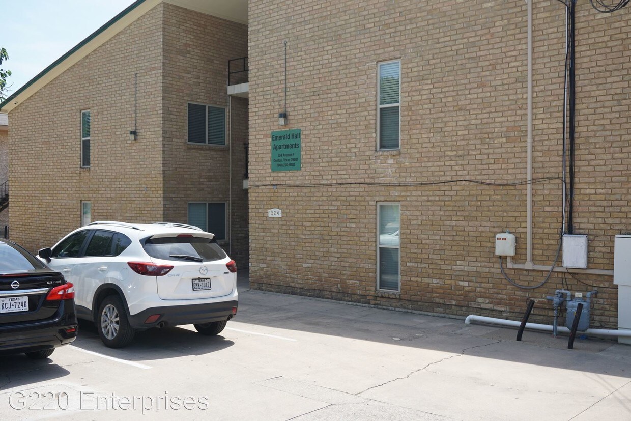 Primary Photo - 1 br, 1 bath Apartment - 224 Ave F