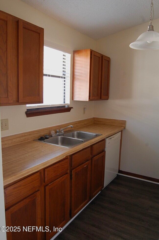 Foto del edificio - 1338 Yorktown Pl