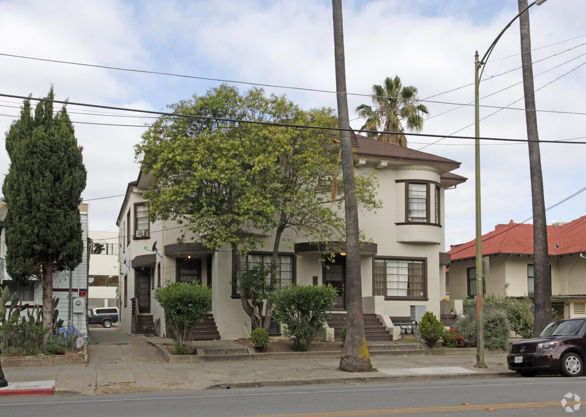 Foto principal - Auburn Apts