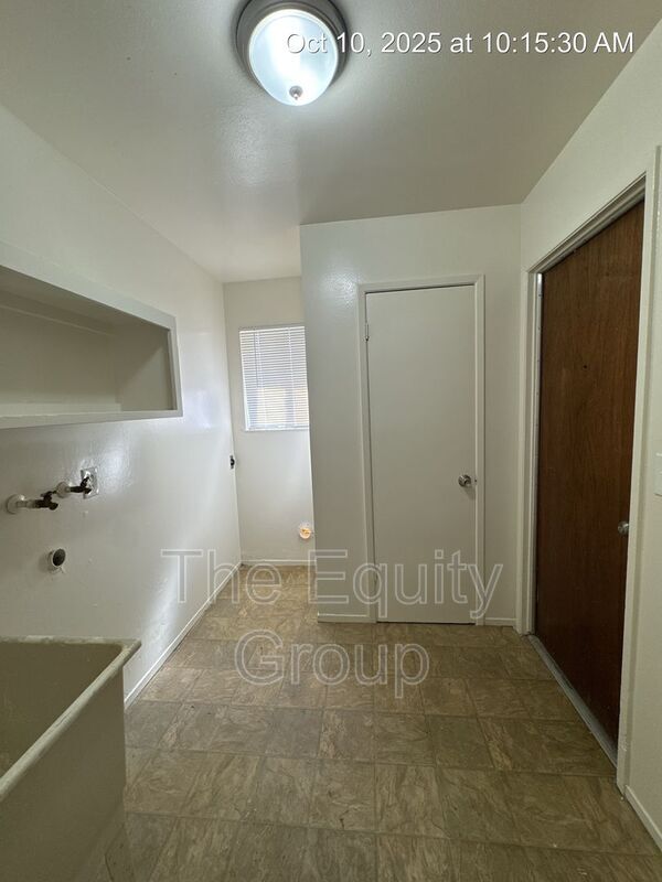 Building Photo - 5322 Avenue 280