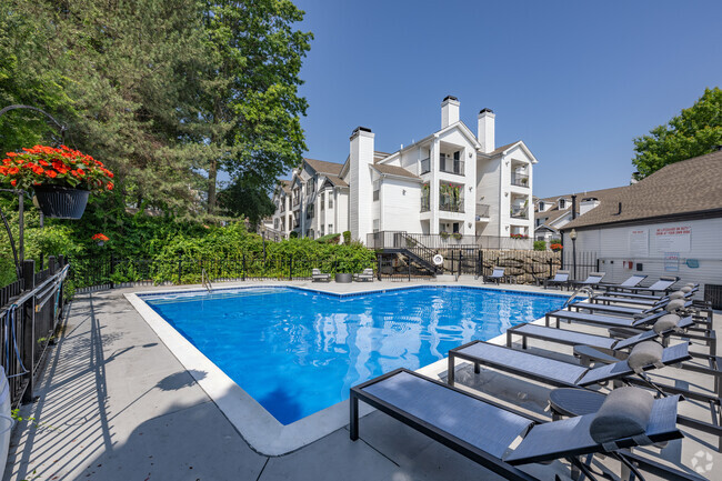 Piscina - ReNew Western Cranston