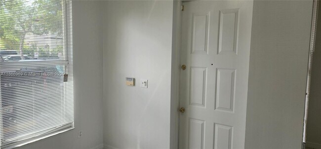 Foto del edificio - 8545 SW 152nd Ave