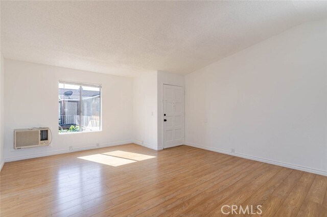 Foto del edificio - 13015 Vanowen St