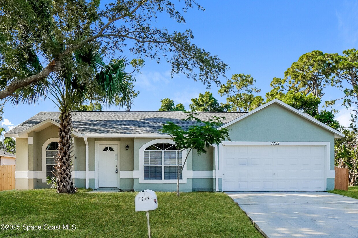 Foto principal - 1722 Elmhurst Cir SE