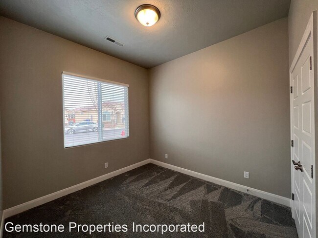 Building Photo - 3 br, 2 bath House - 2563 W 235 N