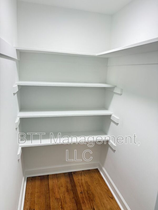 Foto del edificio - 8712 Bradford Rd
