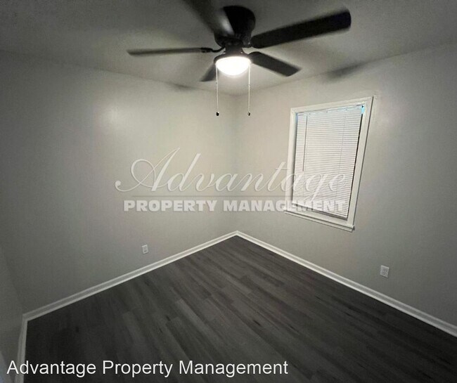 Building Photo - 1 br, 1 bath House - 1586 Oakwood St