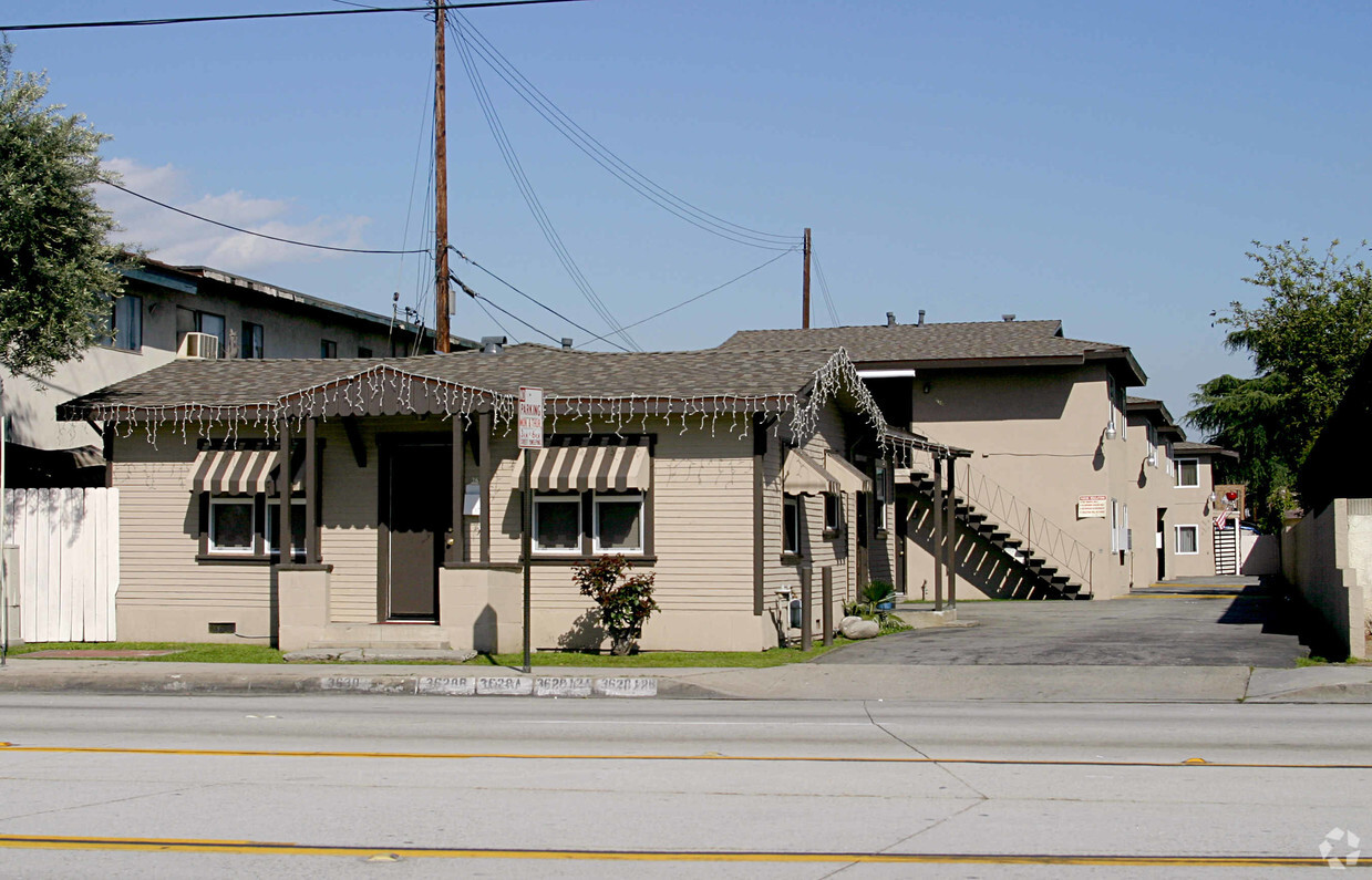 Building Photo - 3630 N Baldwin Ave