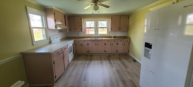kitchen - 404 8th St