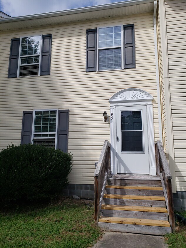 Foto principal - 95 Dumot Ct