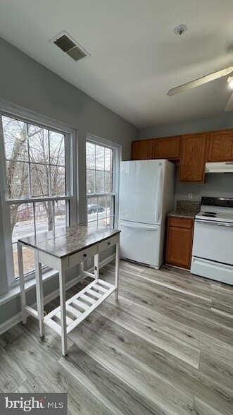 Building Photo - 7927 Foxcrest Ct