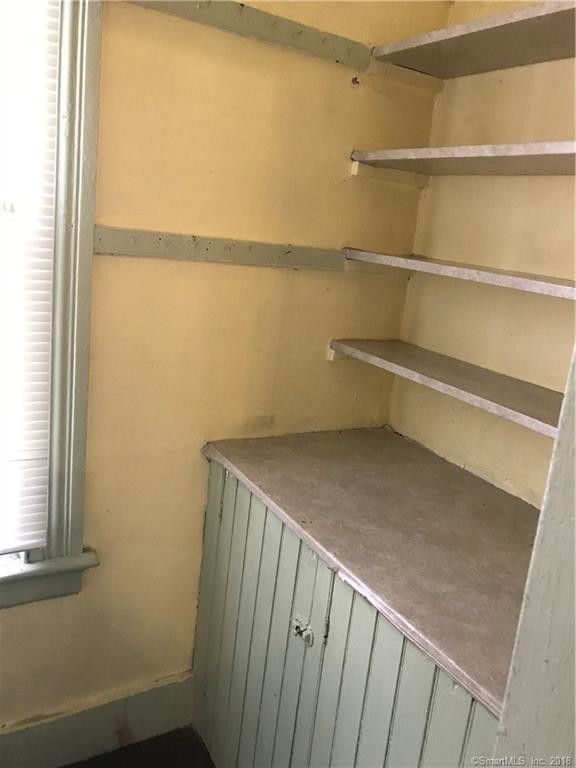 Foto del edificio - 118 Coram Ave