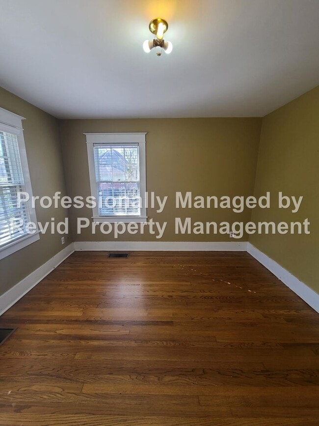 Building Photo - 288 N McLean Blvd