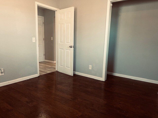 Foto del edificio - 215 Dee St