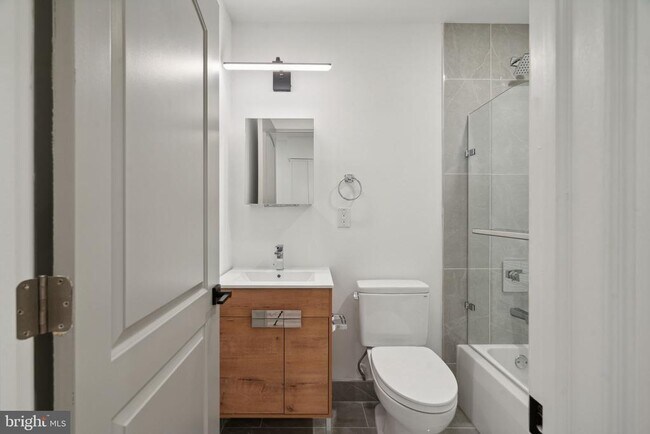 Foto del edificio - 2039 N Front St